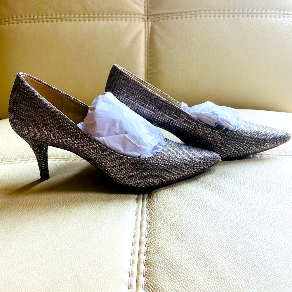Gently used Bandolino Heels, Size 8